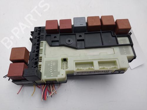 Used Fuse box Fuse box RENAULT CLIO II (BB_, CB_) 1.2 (BB0A, BB0F, BB10, BB1K, BB28, BB2D, BB2H, CB0A,... (58 hp) 33571328 33571328