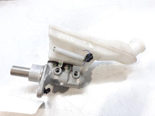 Used Brake master cylinder MERCEDES-BENZ GLA-CLASS (X156) GLA 200 CDI / d (156.908) (136 hp) 8334067