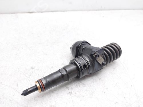 Injecteur SKODA FABIA II (542) 1.4 TDI (70 hp) 16528388