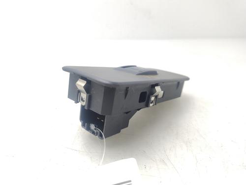 Left rear window switch LAND ROVER DISCOVERY III (L319) | BP30102279I29