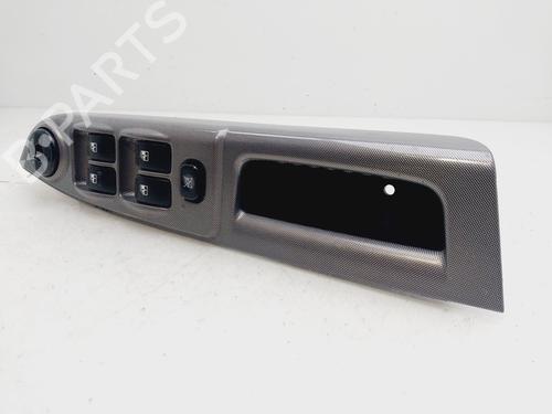 Used Left front window switch HYUNDAI GETZ (TB) 1.5 CRDi (88 hp) 29243853