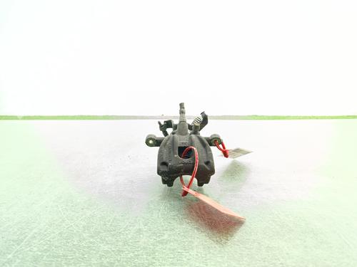 right-rear-brake-caliper-ford-mondeo-iii-b5y-2000-2001-2002-2003-2004-2005-2006-2007-32468017 main image