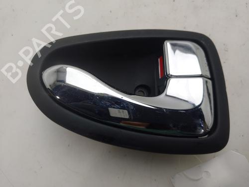 Høyre foran invendig håndtak Høyre foran invendig håndtak HYUNDAI ACCENT II (LC) 1.5 CRDi (82 hp) 37068884 37068884