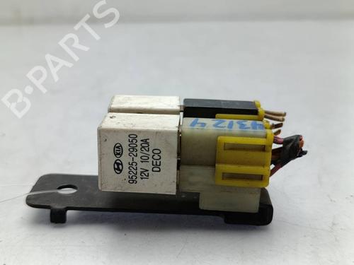 Used Electronic module Electronic module KIA CERATO I Saloon (LD) 1.6 (105 hp) 40011071 40011071