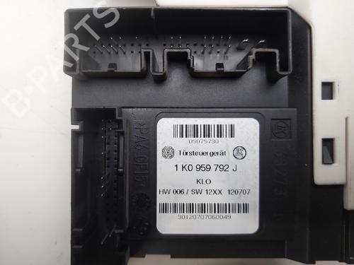 Right front window motor VW GOLF V (1K1) | BP34509819E20 - Image 3