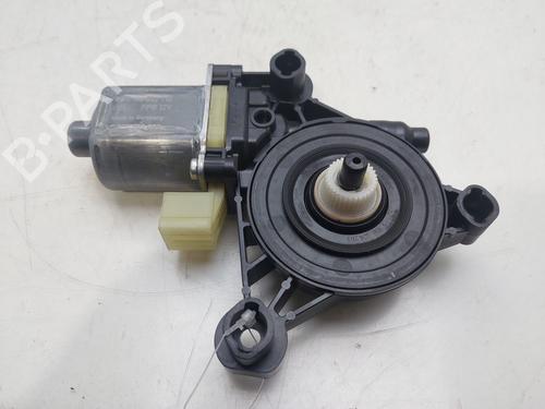 Alzavetro posteriore destra AUDI A3 Sportback (8VA, 8VF) 1.4 TFSI (125 hp) 5Q0959802 |