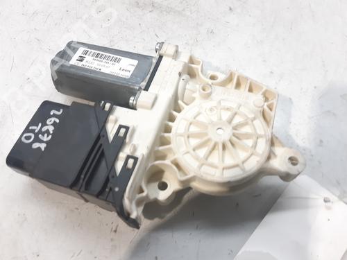 Rudehejsemotor bagstkærm højre SEAT LEON (1P1) 2.0 TFSI | BP9746105E22 