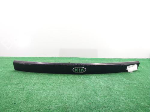 Used Tailgate handle KIA CARENS III MPV (UN) 2.0 CRDi 115 (115 hp) 28091312