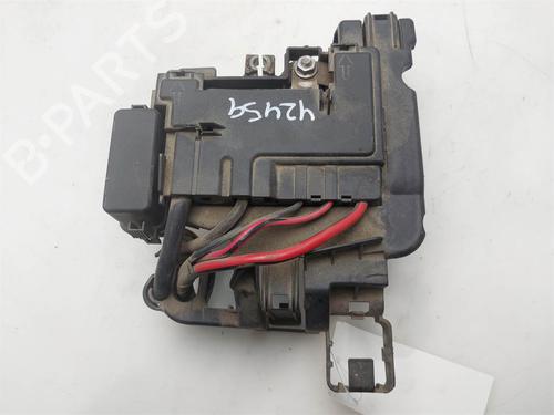 Used Fuse box Fuse box 38317928 38317928
