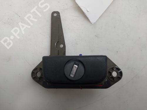 Used Tailgate handle RENAULT MEGANE I (BA0/1_) 1.9 D Eco (BA0A, BA0U, BA0R) (64 hp) 33020280