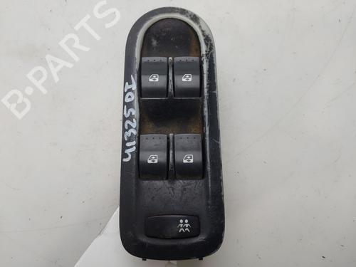 Used Left front window switch Left front window switch RENAULT SCÉNIC II (JM0/1_) [2003-2010] 33425559 33425559