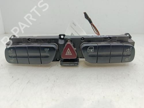 Comutador / Botão 4 piscas MERCEDES-BENZ C-CLASS Coupe (CL203) C 220 CDI (203.706) (143 hp) 31373652