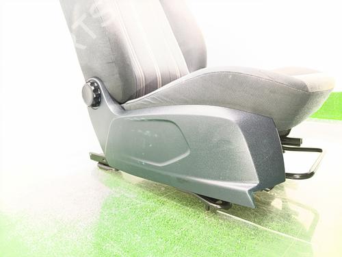 Right front seat FORD FIESTA VI (CB1, CCN) 1.4 TDCi | BP26532974C16 