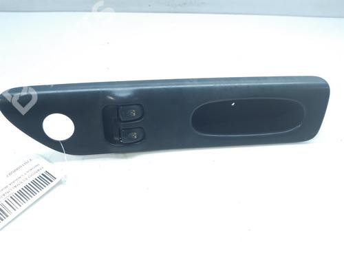 Used Left front window switch Left front window switch RENAULT LAGUNA I (B56_, 556_) 1.6 16V (B568, B561) (107 hp) 11009631 11009631