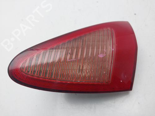 Heckleuchte rechts hinten für ALFA ROMEO 147 (937_) 1.6 16V T.SPARK ECO (937.AXA1A, 937.BXA1A) (105 hp) 32334936
