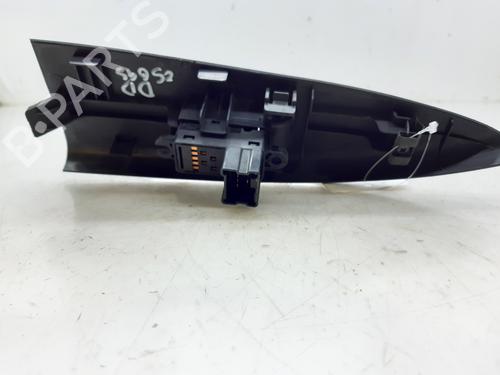 Right front window switch NISSAN NOTE (E11, NE11) 1.4 | BP8619389I26 
