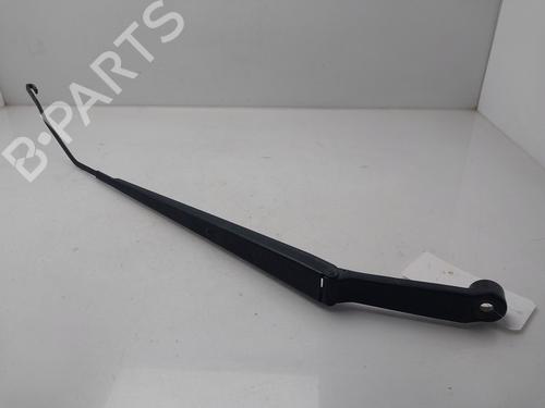 Used Front windshield wiper arm Front windshield wiper arm 37281989 37281989