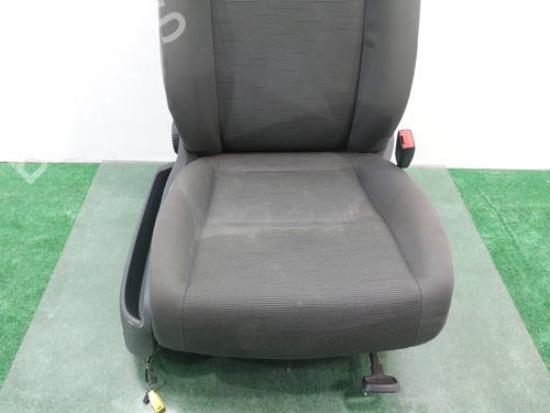 Right front seat VW GOLF PLUS V (5M1, 521) 1.9 TDI | BP26719159C16 