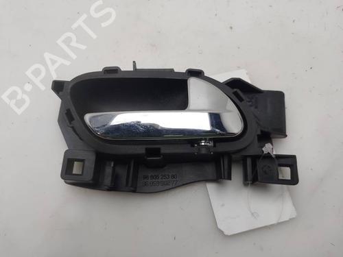 Used Rear right interior door handle Rear right interior door handle 39139412 39139412