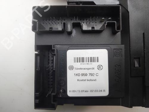 Right front window motor VW GOLF V (1K1) | BP37710816E20 - Image 3