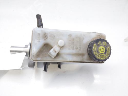 Used Brake master cylinder RENAULT KANGOO / GRAND KANGOO II (KW0/1_) 1.5 dCi 70 (KW0V, KW0A) (68 hp) 12421625