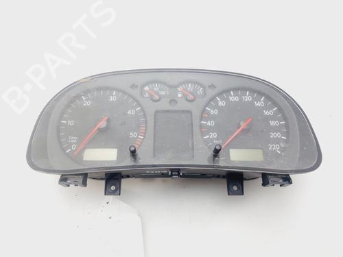 Used Instrument cluster VW GOLF IV (1J1) [1997-2008]  32208524