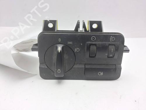 Used Headlight switch BMW 3 (E46) 320 d (136 hp) 15845686