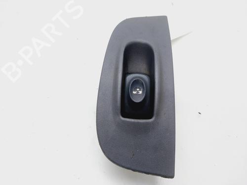 Used Right front window switch RENAULT MEGANE I Classic (LA0/1_) 1.9 dCi (LA05) (105 hp) 20639740