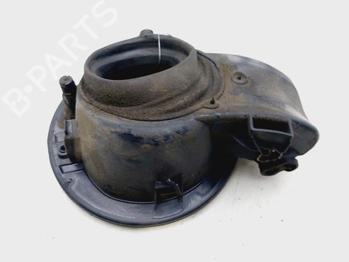 Fuel flap VOLVO V40 Hatchback (525) D2 | BP29531625C131 