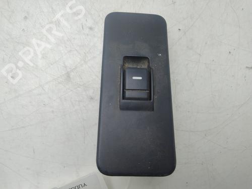 Used Right front window switch LAND ROVER DISCOVERY III (L319) 2.7 TD 4x4 (190 hp) 28123413