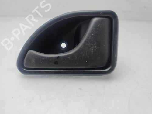 Maneta interior delantera derecha RENAULT KANGOO (KC0/1_) 1.2 (KC0A, KC0K, KC0F, KC01) (58 hp) 32071364