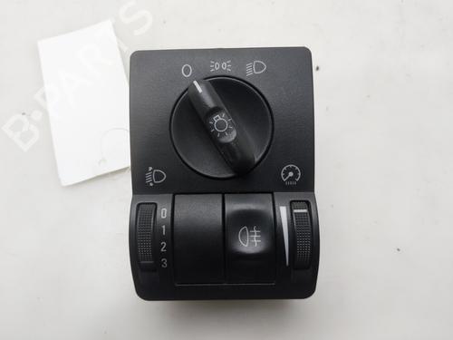 Used Headlight switch OPEL CORSA C (X01) 1.7 DI (F08, F68) (65 hp) 33175513