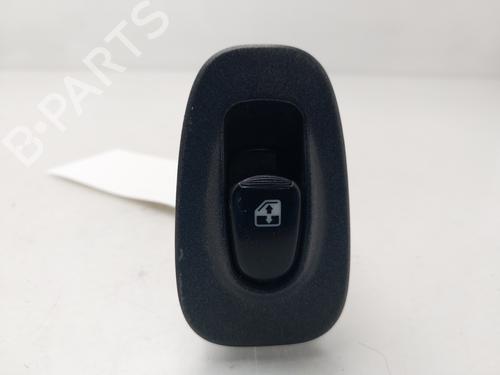 Højre bagtil elrude kontakt Højre bagtil elrude kontakt HYUNDAI ACCENT II (LC) 1.3 (86 hp) 35942445 35942445