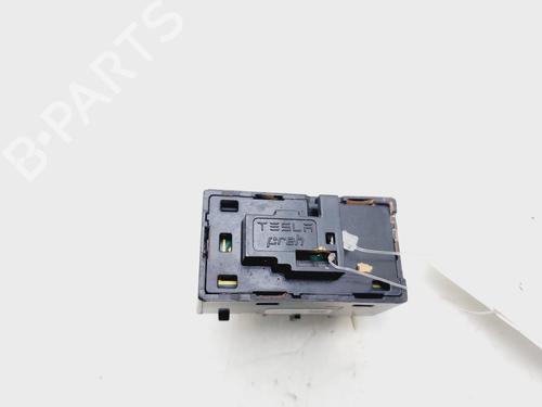 Left rear window switch TESLA MODEL 3 (5YJ3)  | BP29719878I29 