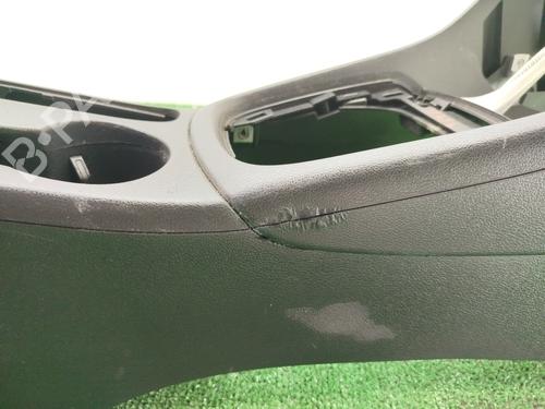 Armrest / Center console AUDI Q3 (8UB, 8UG)  | BP28319893I20 