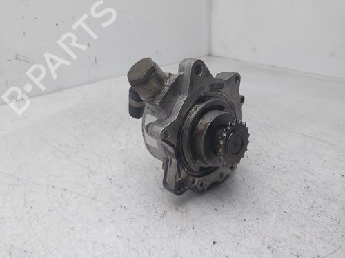 Used Vacuum pump NISSAN X-TRAIL I (T30) [2001-2013]  30932356