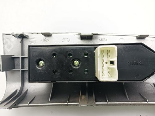 Right front window switch KIA SPORTAGE II (JE_, KM_) 2.0 CRDi 4WD | BP22274429I26 
