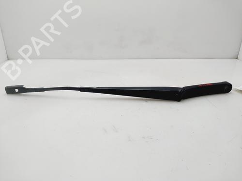 Used Front windshield wiper arm SKODA OCTAVIA III Combi (5E5, 5E6) [2012-2020]  31589142