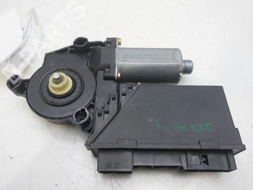 Moteur de lève-vitre arrière gauche VW TOUAREG (7LA, 7L6, 7L7) 5.0 V10 TDI | BP15845673E23 