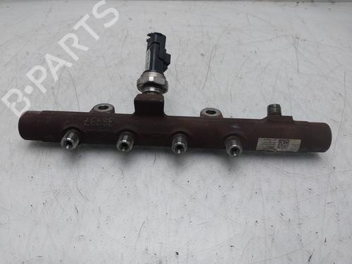 Used Injection rail Injection rail 36813232 36813232