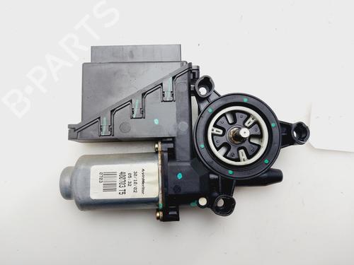 Moteur de lève-vitre avant gauche VW POLO IV (9N_, 9A_) 1.4 16V (75 hp) 30655955