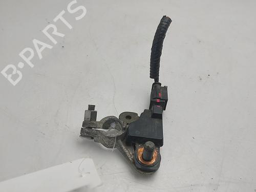 Used Fuse box Fuse box 38156640 38156640