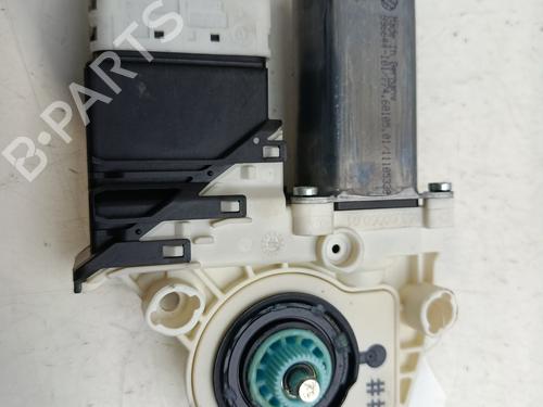Used Right rear window motor SEAT LEON (1P1) [2005-2013]  28689630