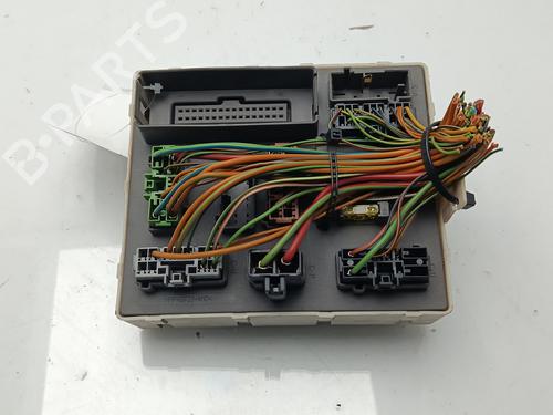 Used Fuse box FORD TOURNEO CONNECT 1.8 TDCi (90 hp) 30930233