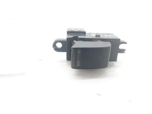 Used Right front window switch NISSAN PRIMERA (P12) 1.6 (109 hp) 12401159