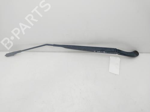 Used Front windshield wiper arm NISSAN QASHQAI I (J10, NJ10) [2006-2015]  32014147