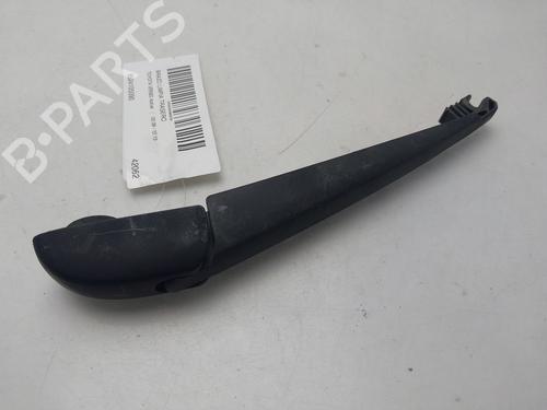 Used Rear windshield wiper arm Rear windshield wiper arm 37152982 37152982