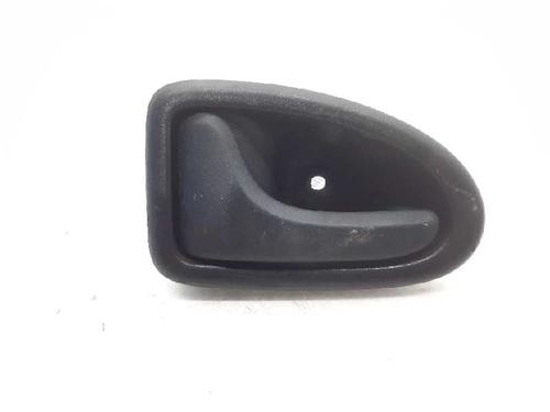 Venstre bagtil invendig håndtag RENAULT CLIO II (BB_, CB_) 1.2 (BB0A, BB0F, BB10, BB1K, BB28, BB2D, BB2H, CB0A,... (58 hp) 12400738