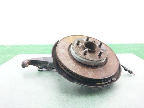 Used Left front steering knuckle LAND ROVER DISCOVERY III (L319) 2.7 TD 4x4 (190 hp) 24645814