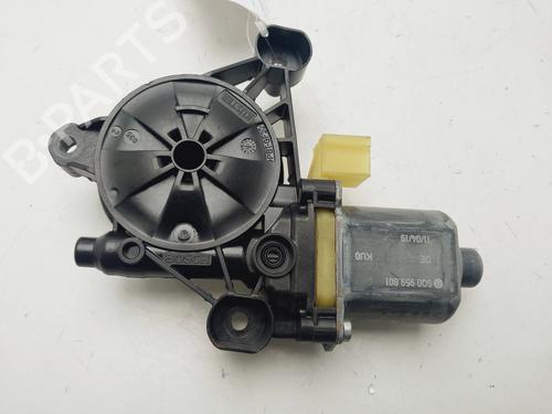 Rudehejsemotor bagstkærm venstre AUDI A3 Sportback (8VA, 8VF) 30 TDI (115 hp) 25841545